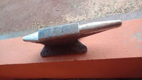 Bigorna de aço maciço 
