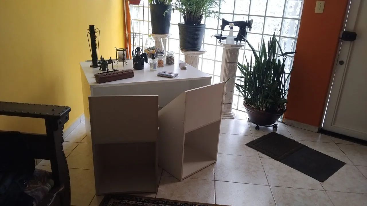 Mesa de madeira com cadeiras - Foto 2