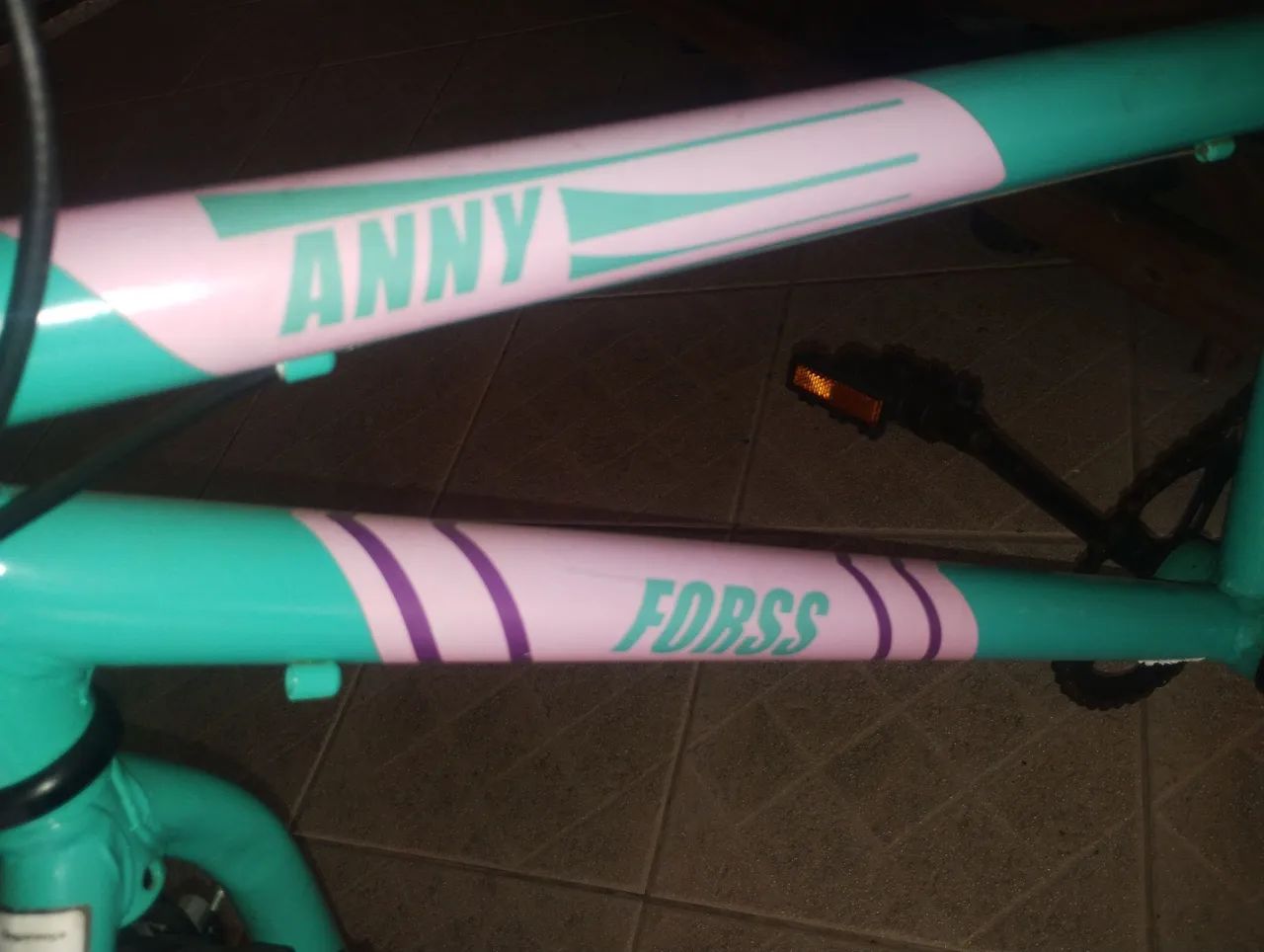 Bicicleta para menina aro 24, bem conservada  - Foto 3