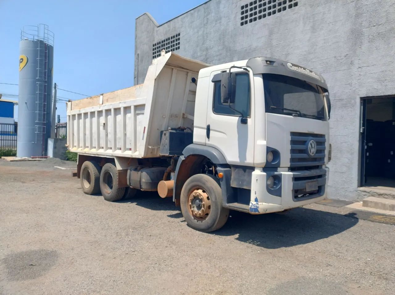 VW 26260 basculante  - Foto 3