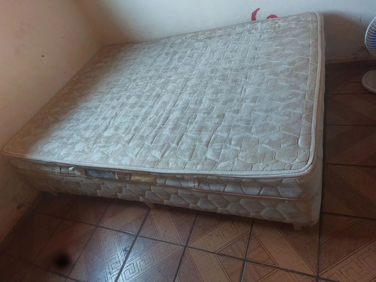Cama de casal com colchão  - Foto 3