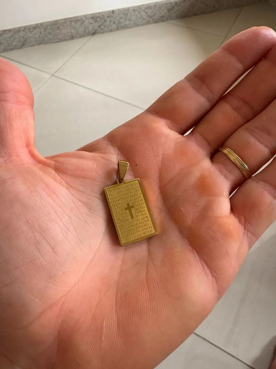 VENDO Pingente Pai-Nosso Banhado a Ouro - Foto 3