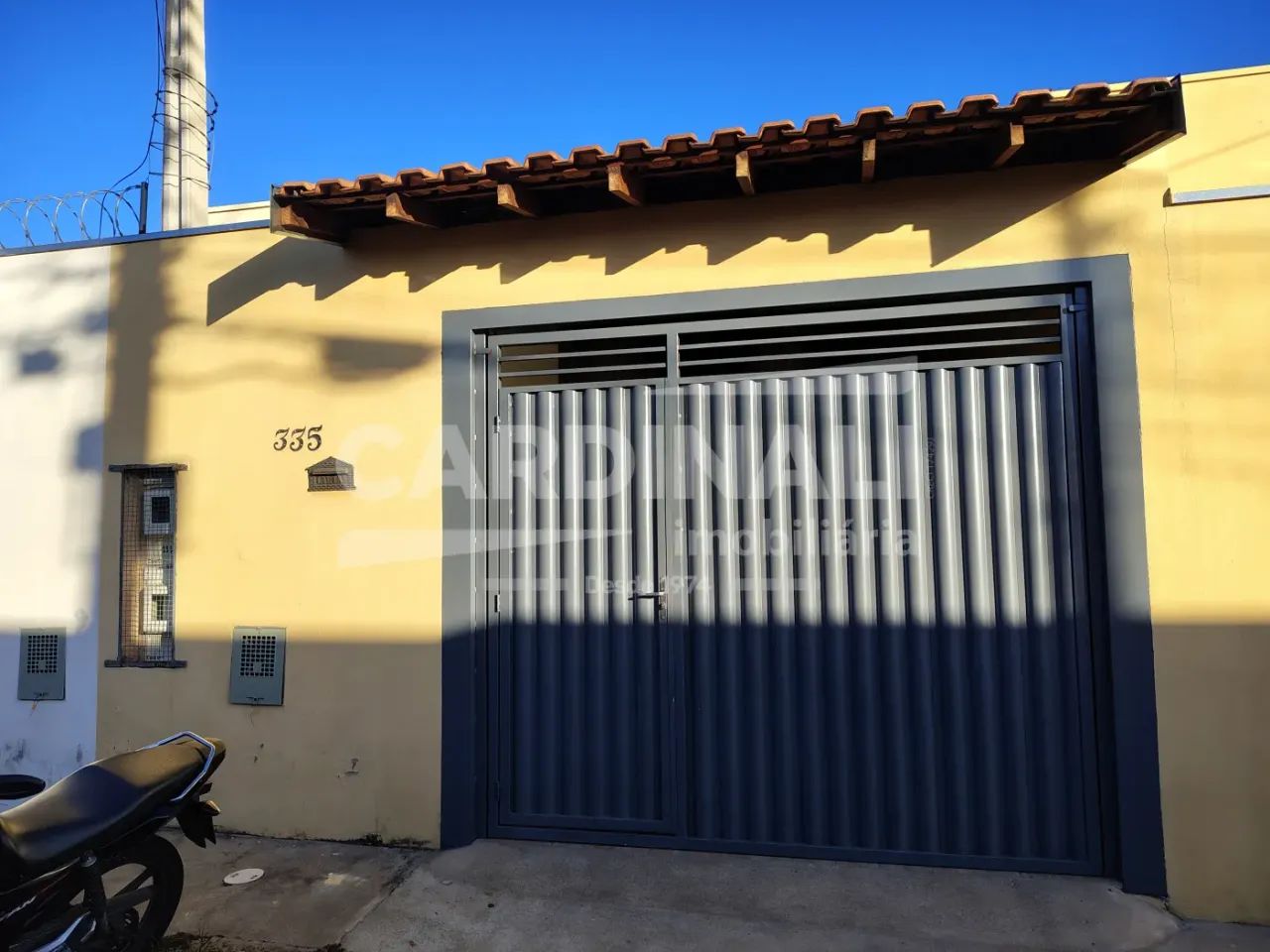 Casa 2 Dormitórios com garagem coberta