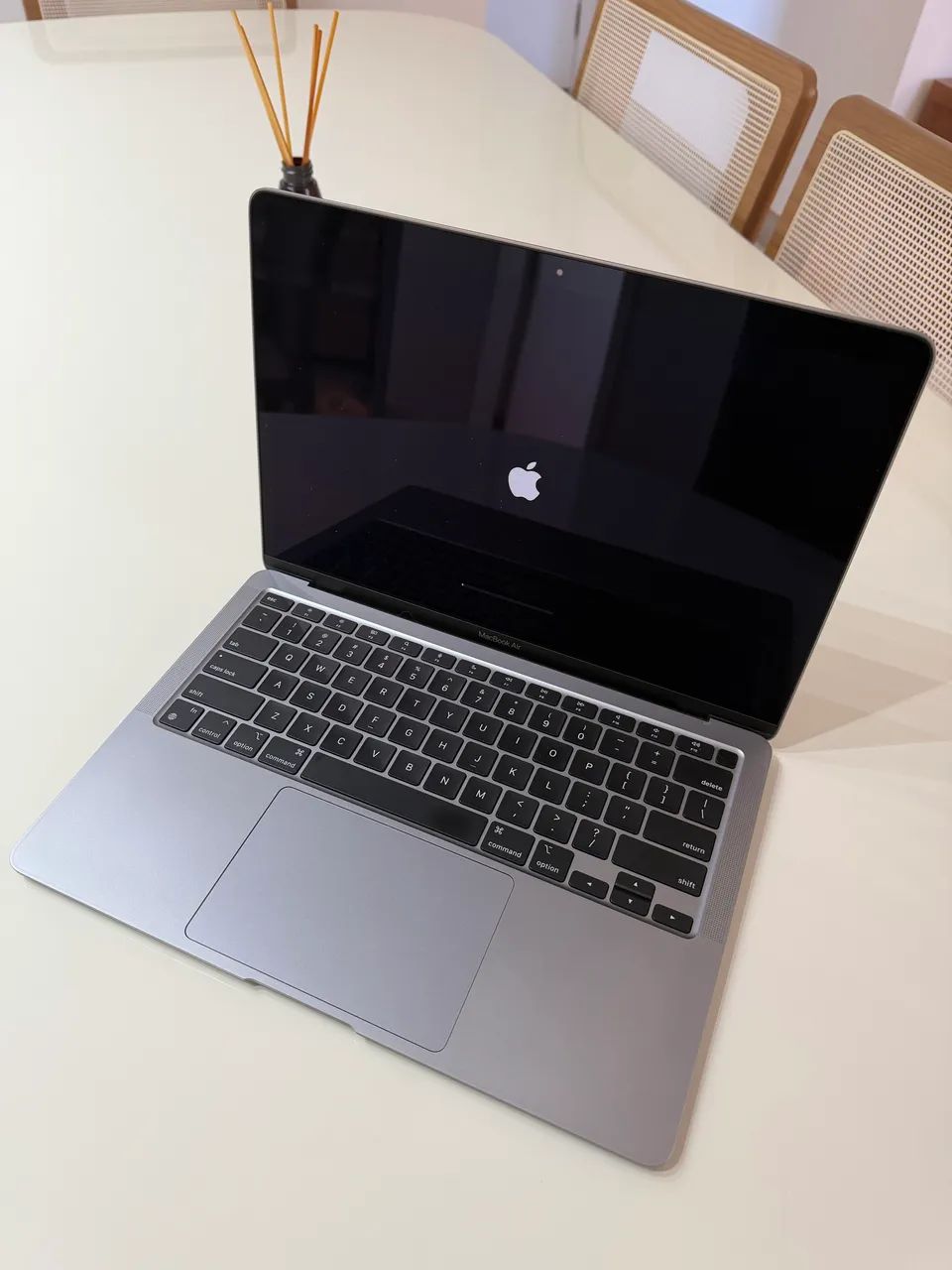 MacBook Air M1 8GB 256 HD - Foto 3