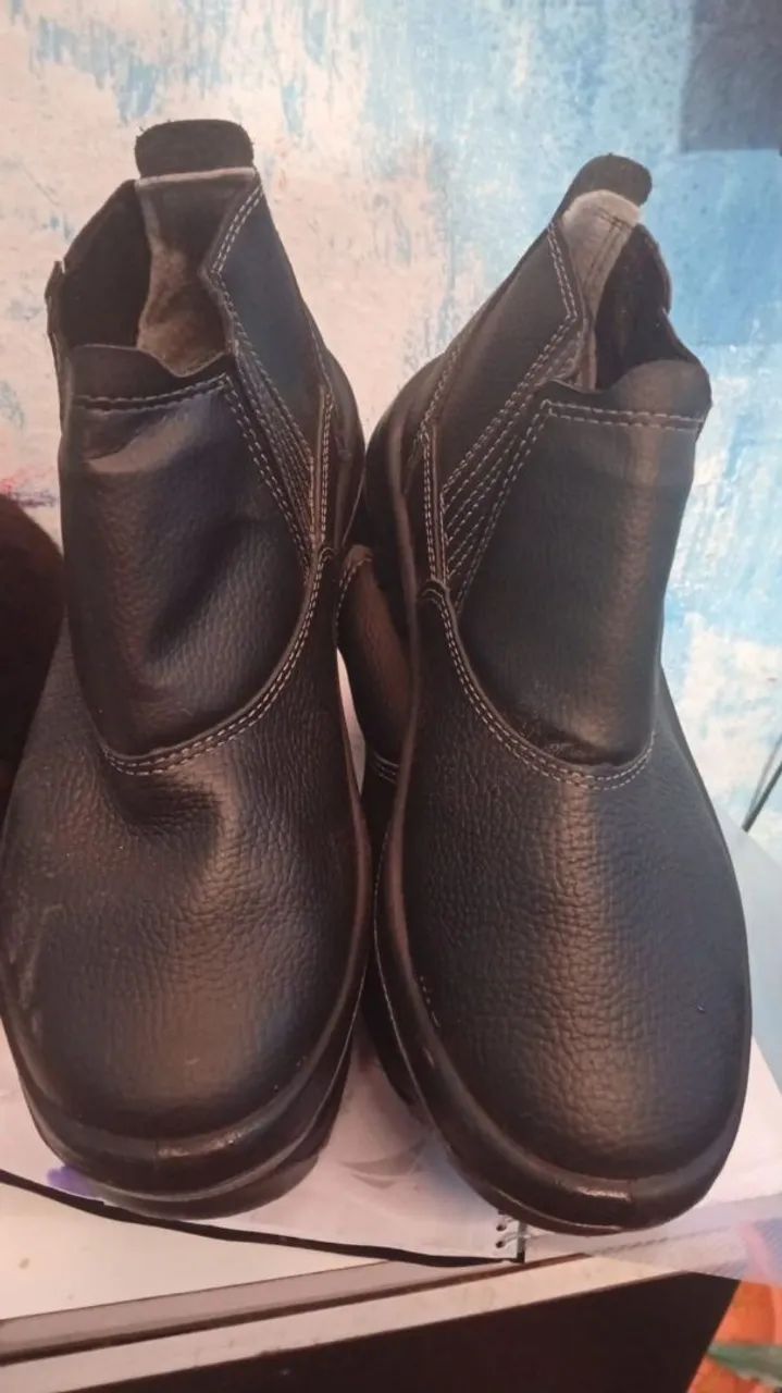 3 pares de botas  número 44 - Foto 4