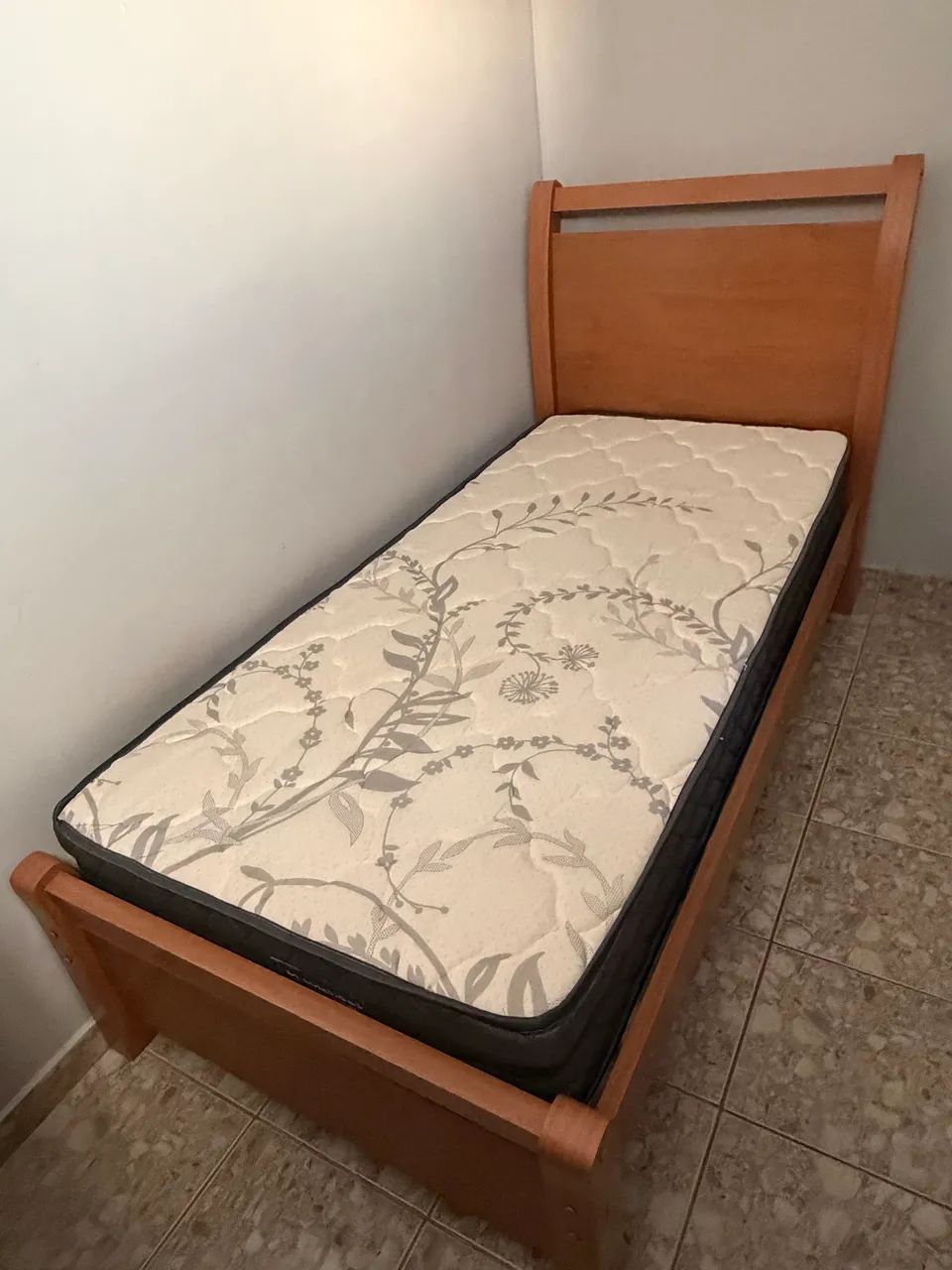 Cama solteiro + colchão D45