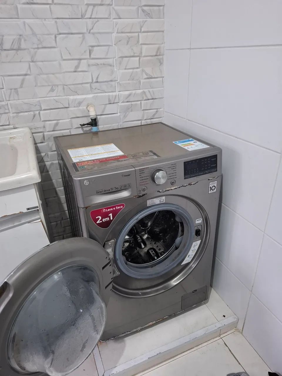 Máquina de lavar e seca LG de 11kgs em bom estado de lavar roupa voltarem  220 - Foto 5