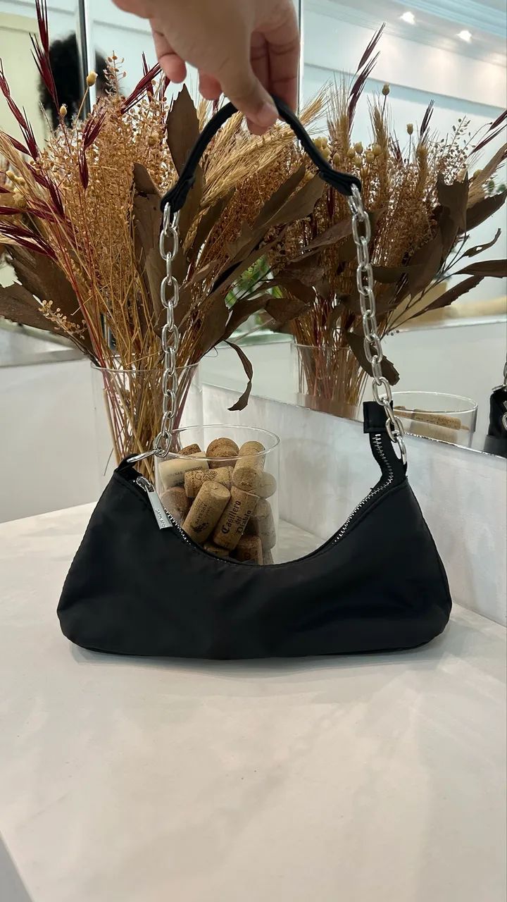 bolsa preta com corrente - Foto 2