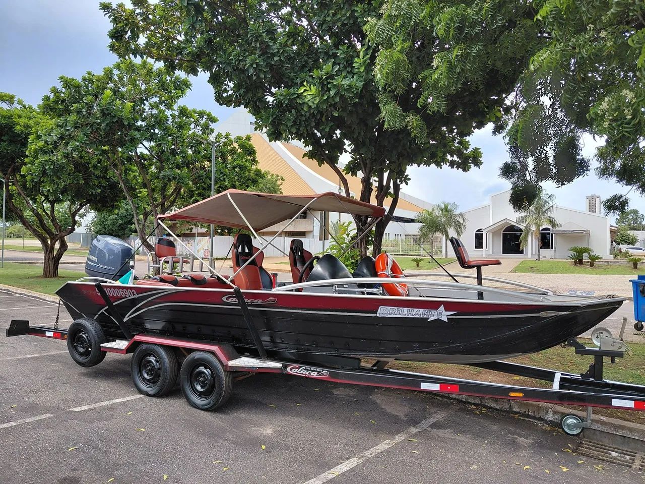 LANCHA CALAÇA "PESQUE/LAZER" DE 20 PÉS, MOTOR 90 HP YAMAHA, MUITO CONSERVADA. - Foto 2