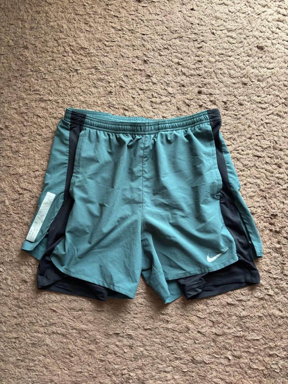 shorts nike running 2 em 1 m