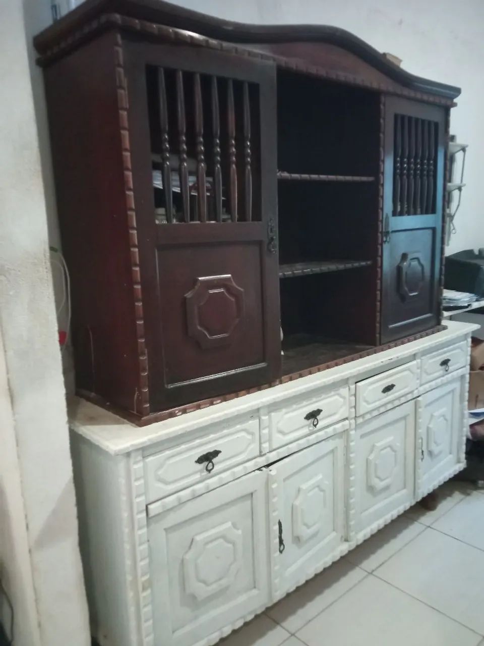 Móvel cristaleira antiga estilo colonial  - Foto 2