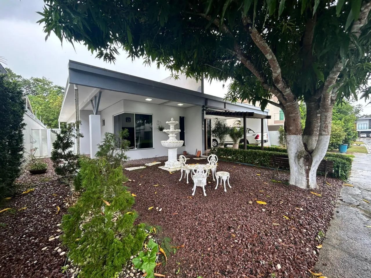 Condomínio Praia dos Passarinhos - Casa Térrea 3 Suítes com Closet, Piscina e Pier 2