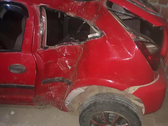 Carro batido - Foto 2
