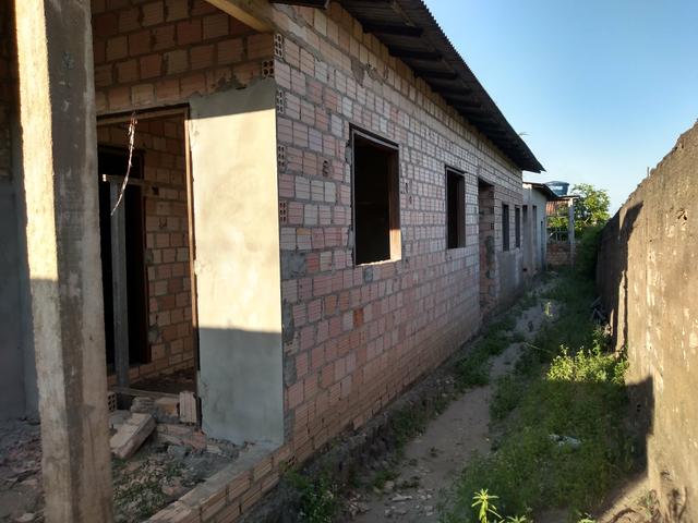 Terreno com três casas dentro estilo quit net