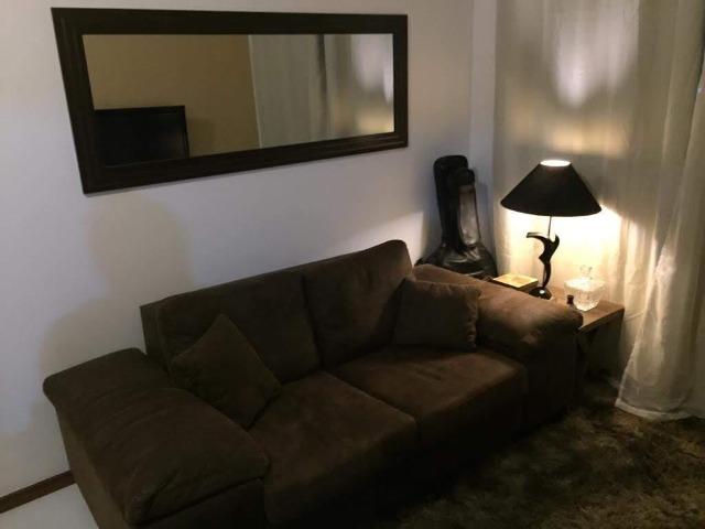 Apartamento mobiliado e decorado com excelente localização - Foto 2