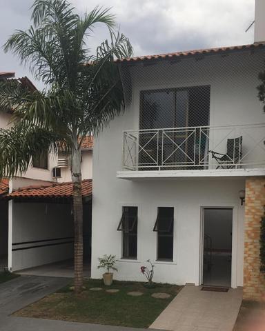 Vendo sobrado no condomínio Santa Rosa