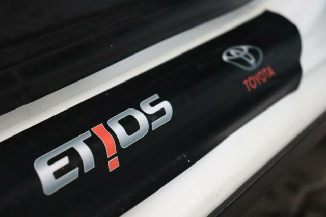 Toyota Etios Cross - Foto 9