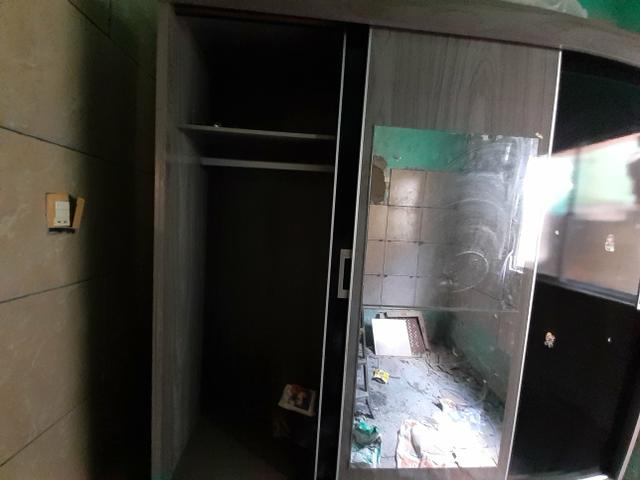 Guarda roupa em perfeito estado valor 500 r$ - Foto 4