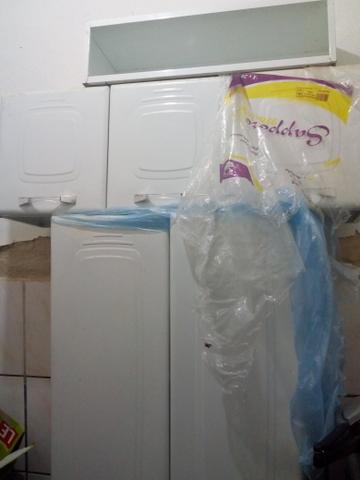 Vendo armário com três partes Itatiaia