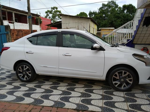 Vendo esse carro versa unique