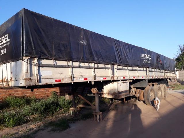 Carreta caminhão toco