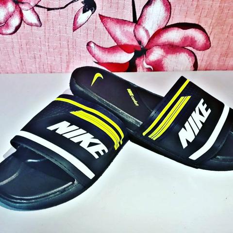 Chinelo Nike - Preto