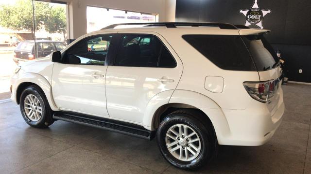 Toyota Sw4 Diesel 4x4 Automática - Foto 4