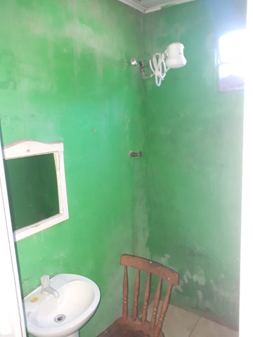 Alugo pequena casa - Ideal para uma pessoa - Foto 3