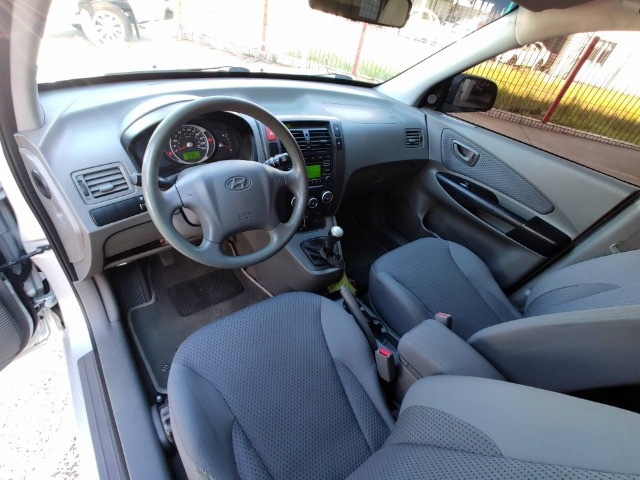 Hyundai Tucson GL 2.0 - Manual - 2010 - Foto 8