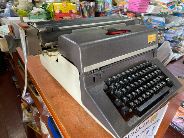 Máquina de escrever - Foto 2
