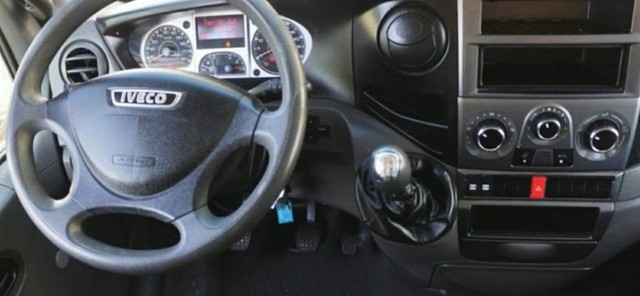 Iveco Daily 35s14 Baú 2017 - Foto 8