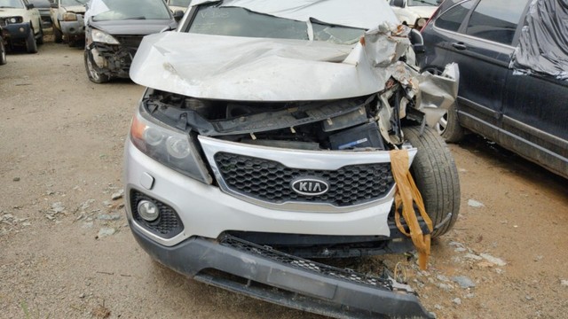 Sucata Kia Sorento 2.4 16v 4cc 2012 Prata - Foto 5