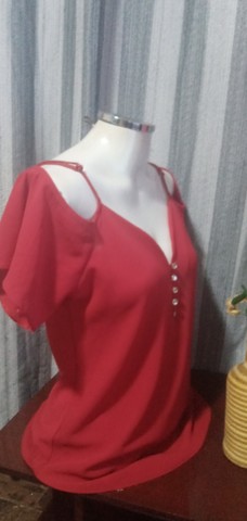 Blusa de Alcinha em Crepe Vermelho - G - Foto 2