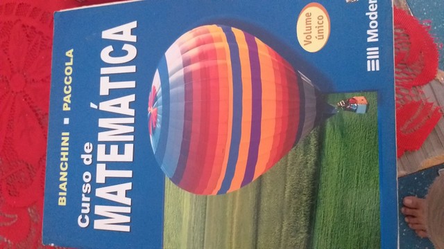 Livros semi novos - Foto 3