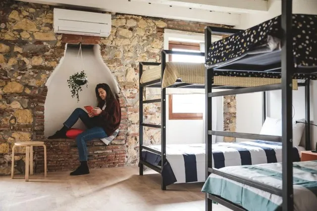 Quartos P/ Moças vagas Femininas