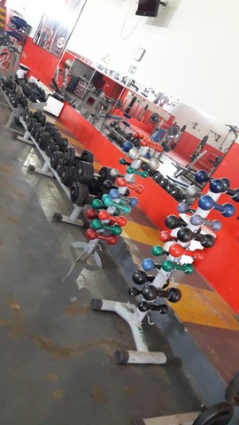Academia completa aparelhos musculação Movement esteira fitness - Foto 6