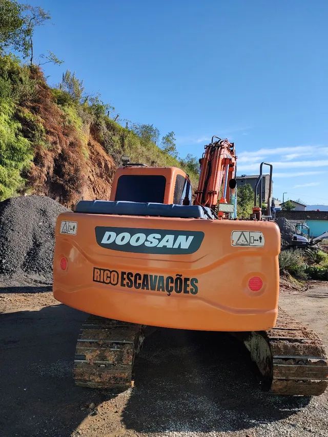 Escavadeira Doosan DX 140 ano 2013