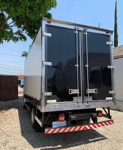 Ford Cargo 816 Baú Refrigerado   - Foto 4