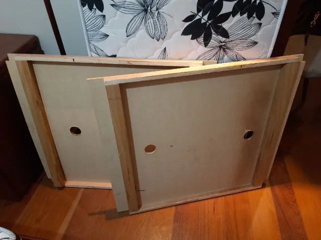 Duas camas de quarto solteiro, mdf com mogno amadeirado, sem colchão. - Foto 4