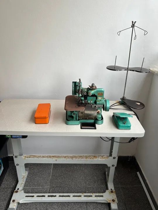 Máquinas de Costura Doméstica e Overloque - Usadas - Foto 5
