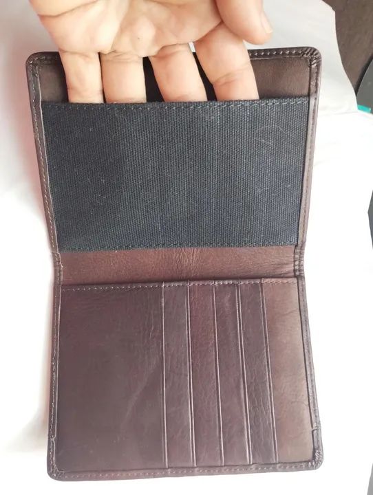 Carteira porta passaporte em couro legítimo 