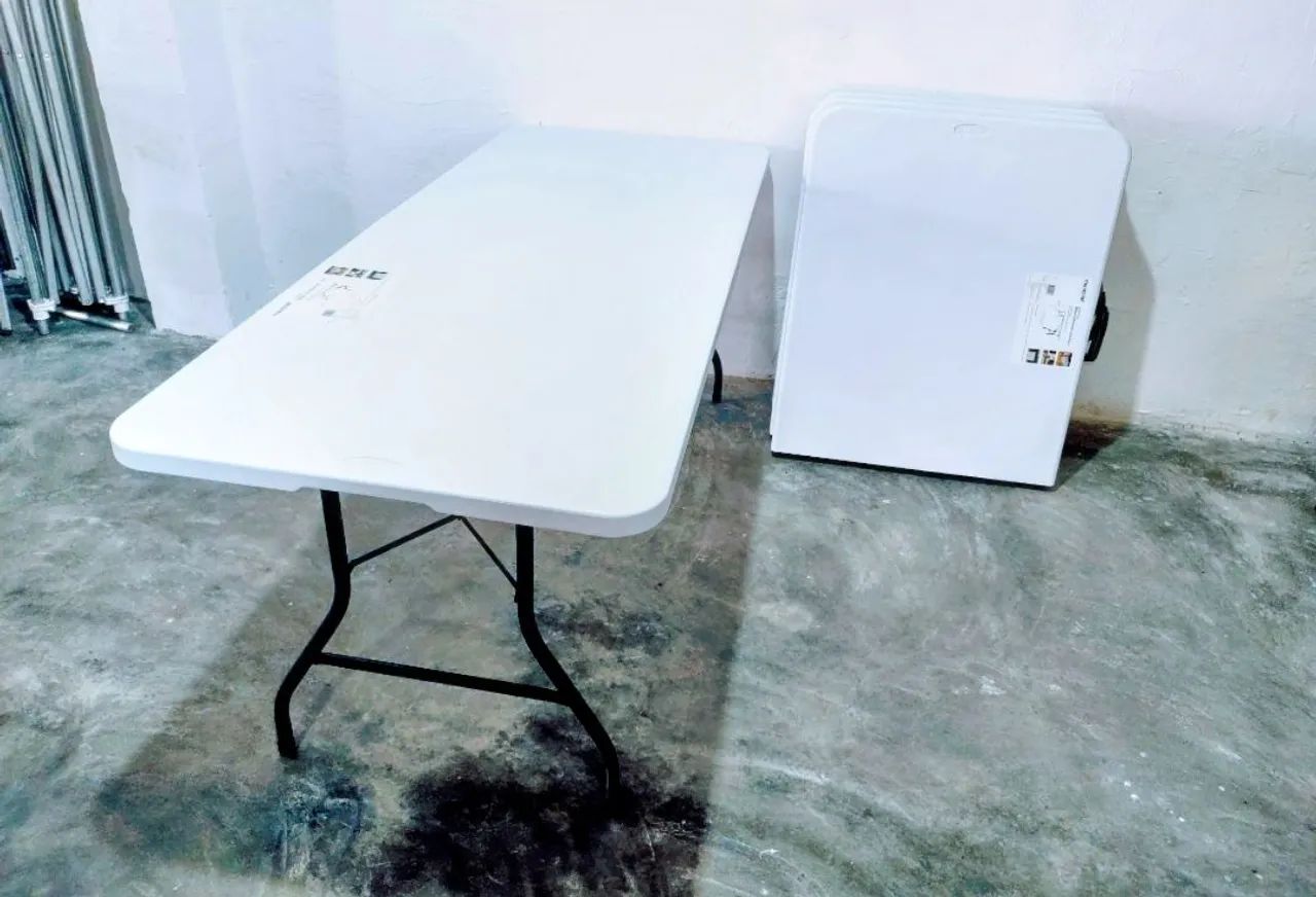 Lote com 03 Mesas dobrável de plástico branca - Foto 3