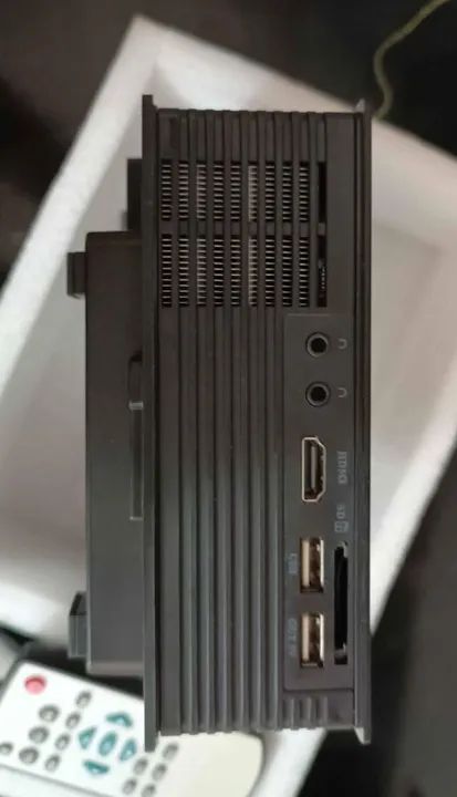 Projetor Portátil Full HD com Controle Remoto - Foto 4