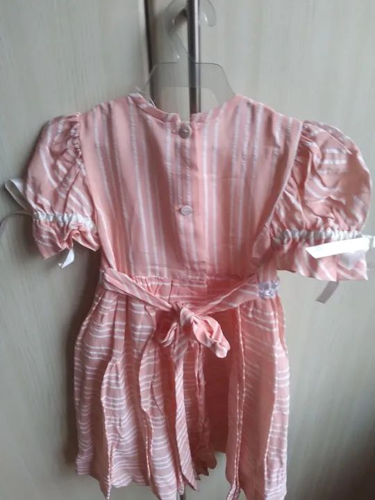 Vestido infantil tamanho 2 3 4 - Foto 2