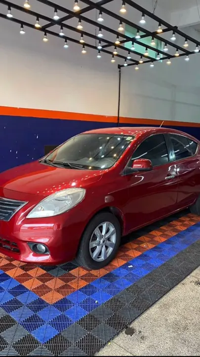 Nissan Versa SL 1.6 2013