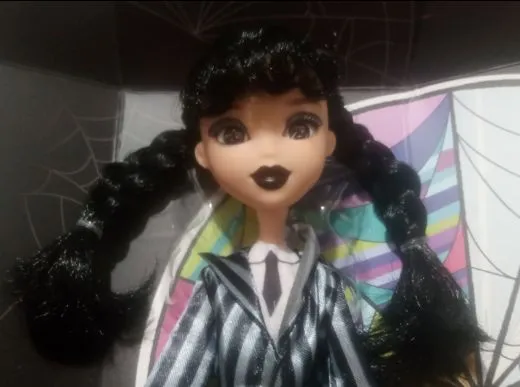 Wandinha Wednesday da Pretty Doll