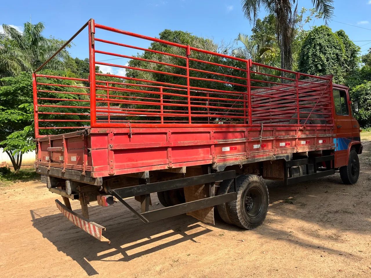 Caminhão Mercedes-Benz 608D - Foto 4