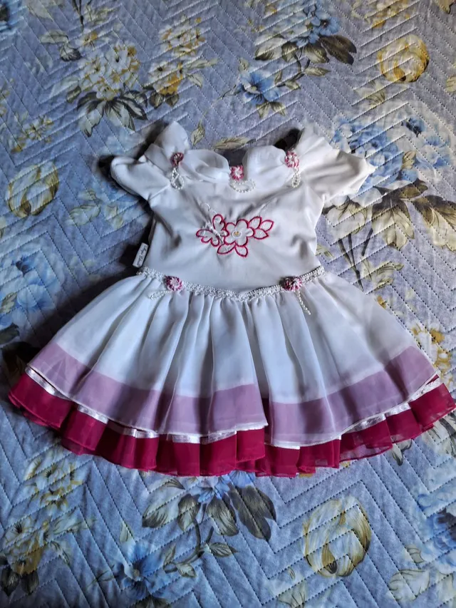 Vestidinho de festa até um ano