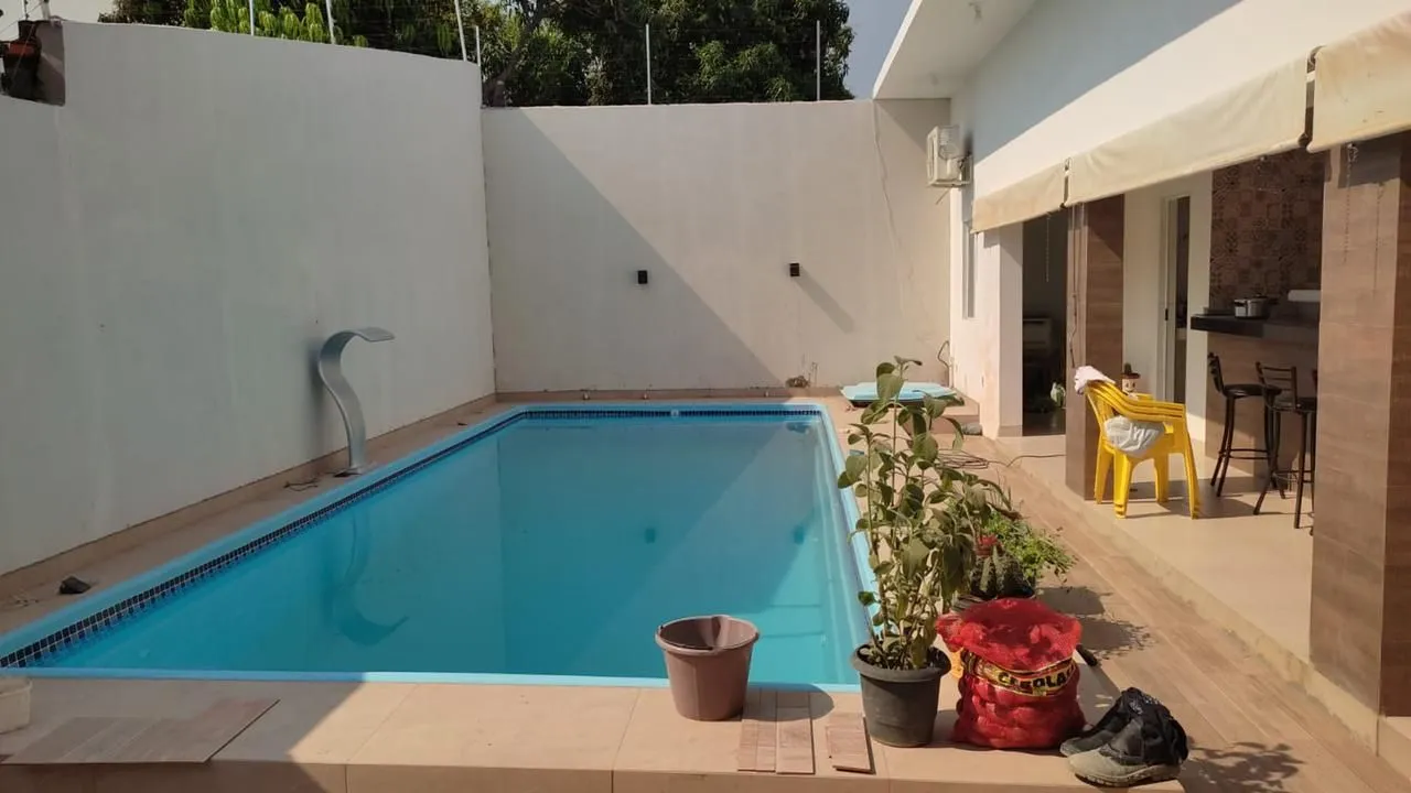 Piscina de fibra 8m com cascata