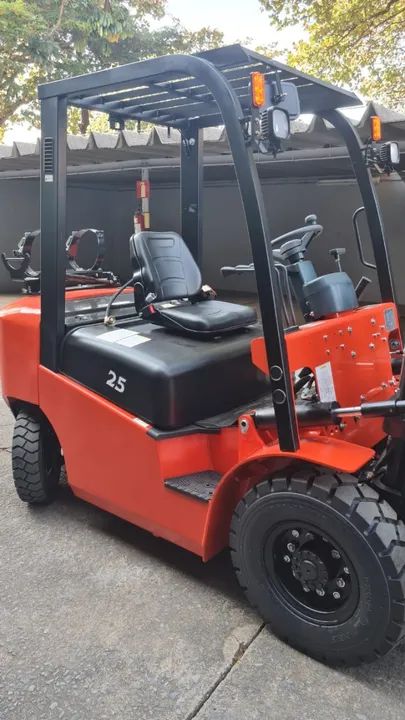 Empilhadeira Nova 2,5T GLP Triplex 4,70m Deslocador lateral, 5x s/ juros no crédito, Imed! - Foto 5